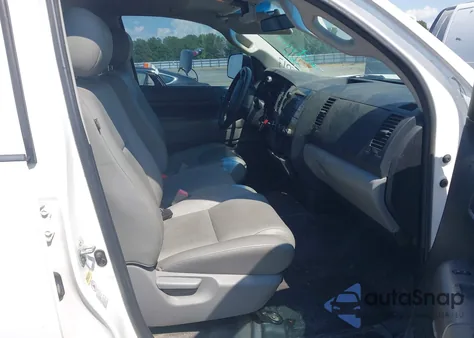 2013 Toyota Tundra Grade 5.7L V8 из США, поврежденный, VIN 5TFRY5F18DX143983